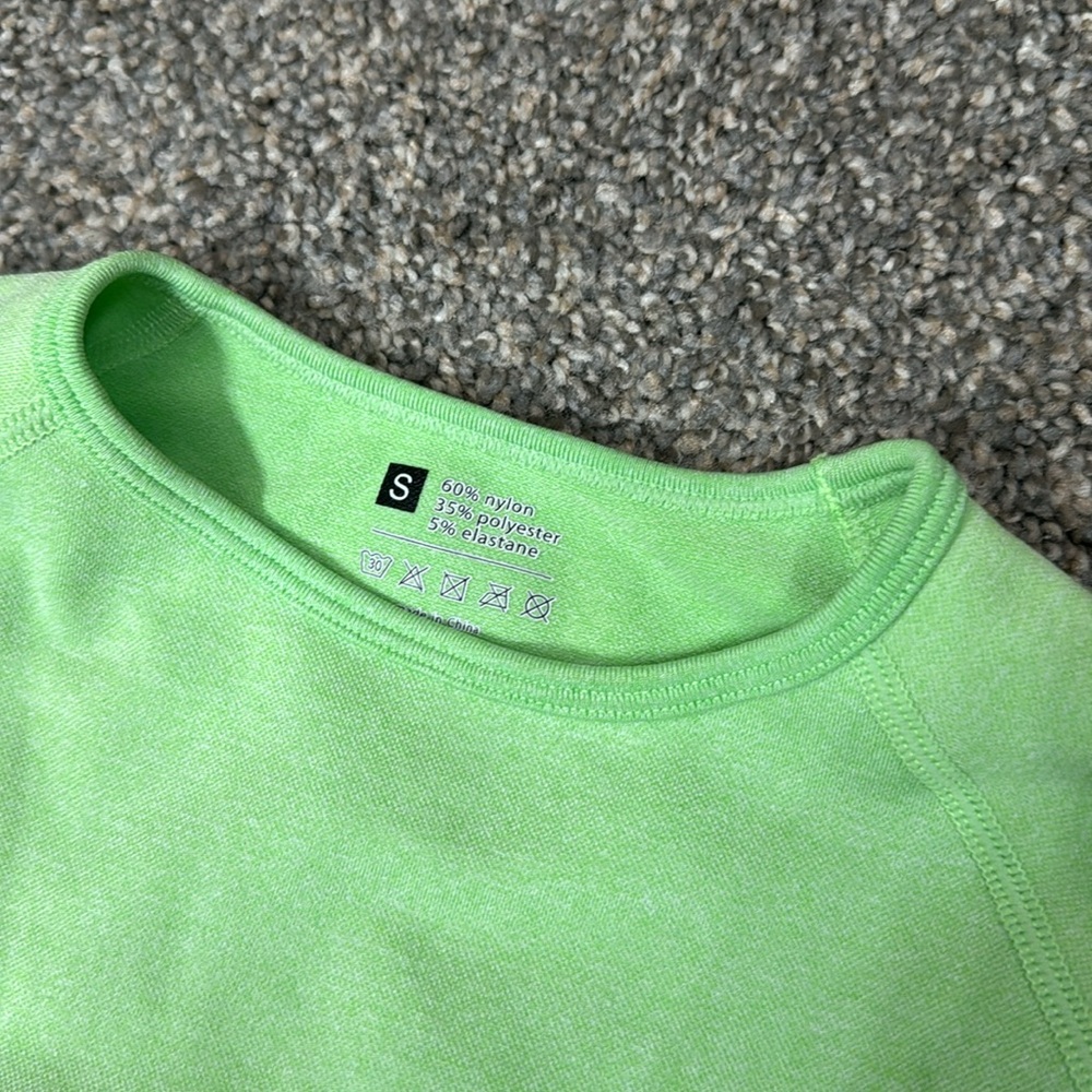 Activewear set - Picture 2 of 2